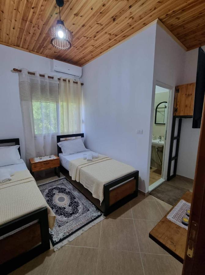 B Vishe Guest House Гирокастра Экстерьер фото
