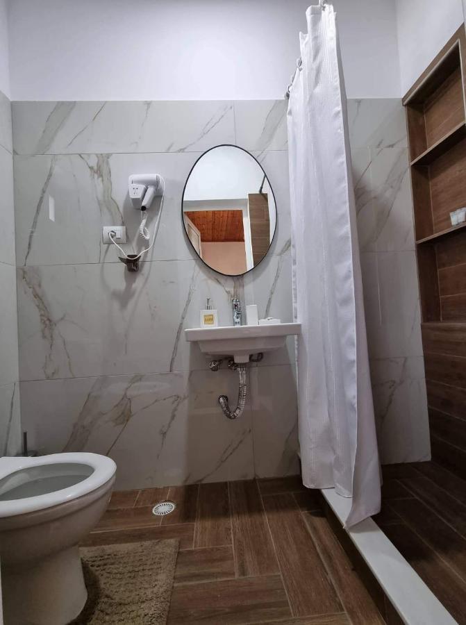 B Vishe Guest House Гирокастра Экстерьер фото