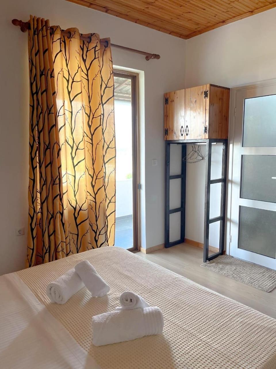 B Vishe Guest House Гирокастра Экстерьер фото