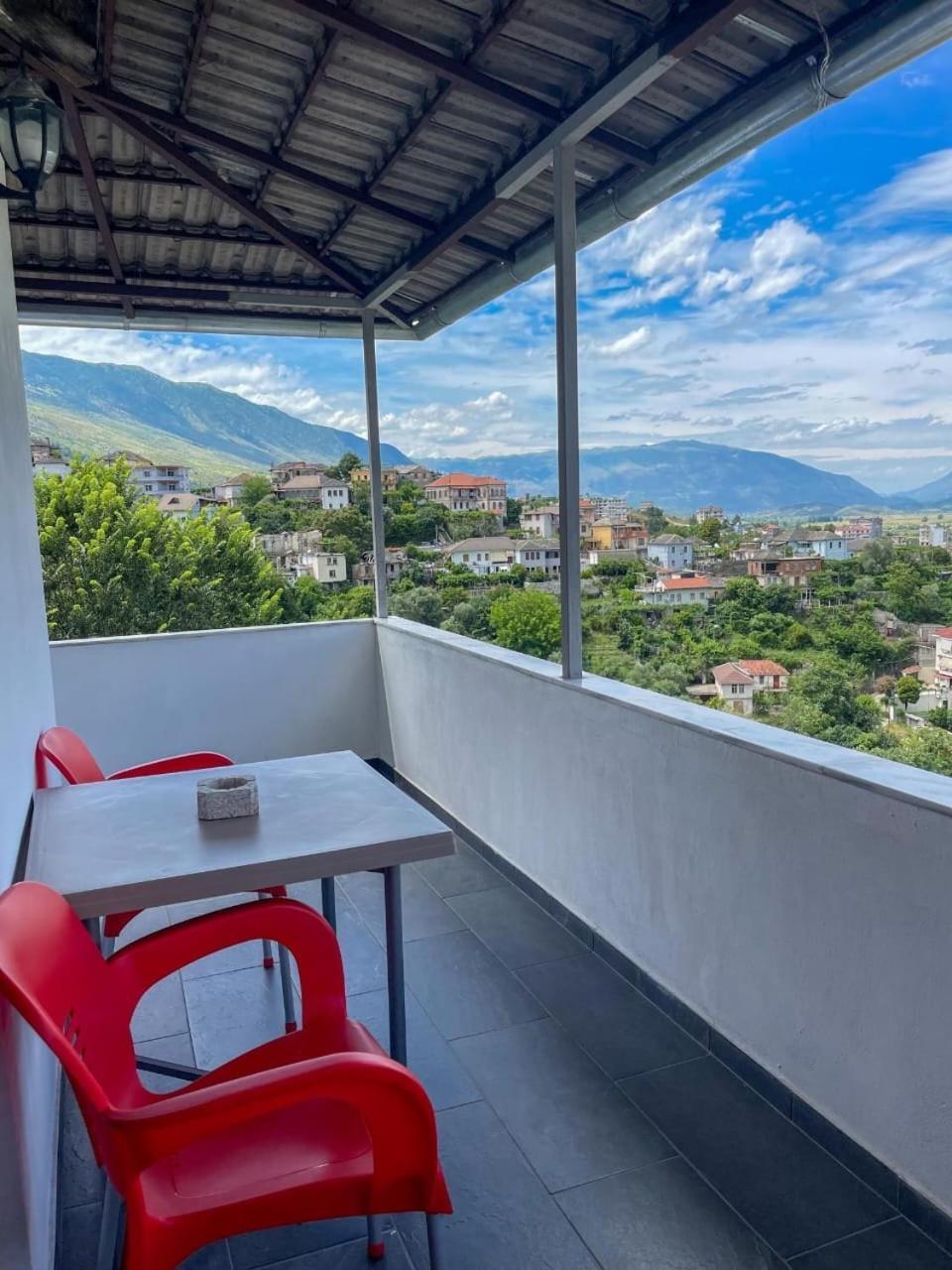 B Vishe Guest House Гирокастра Экстерьер фото