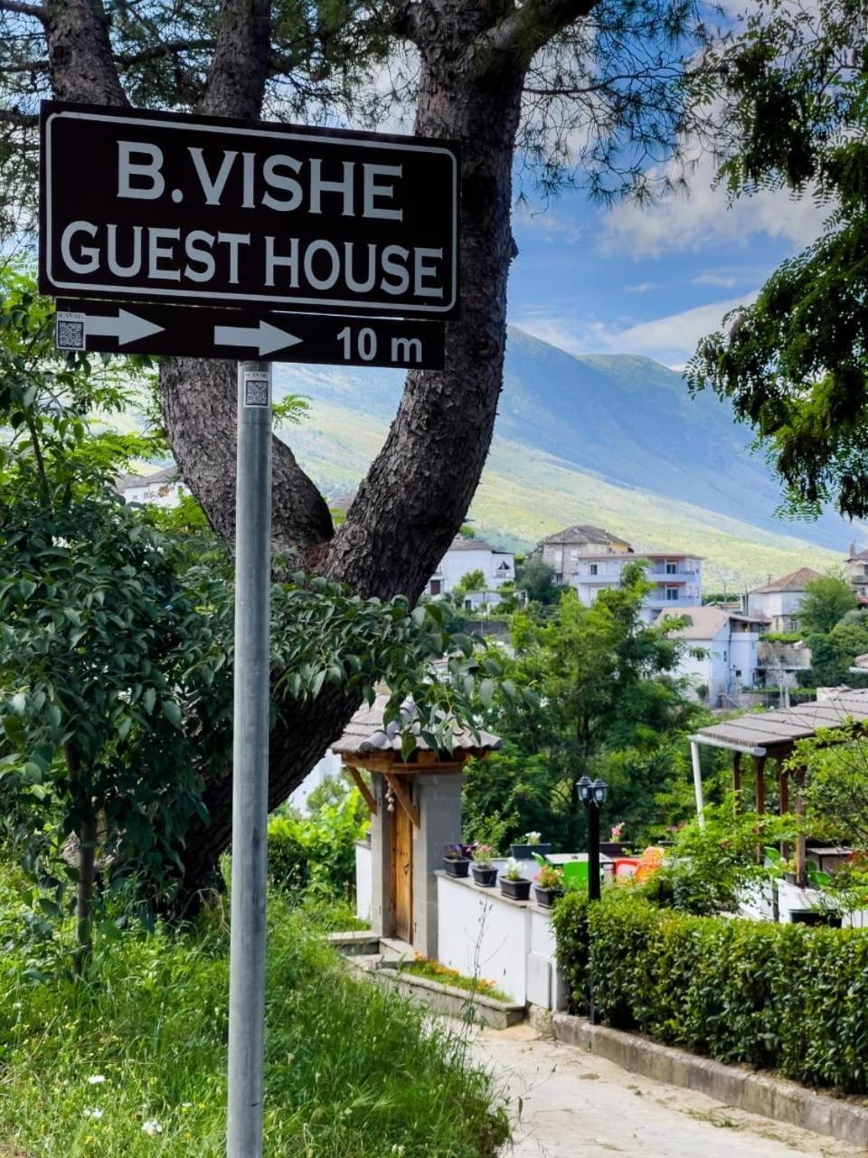B Vishe Guest House Гирокастра Экстерьер фото